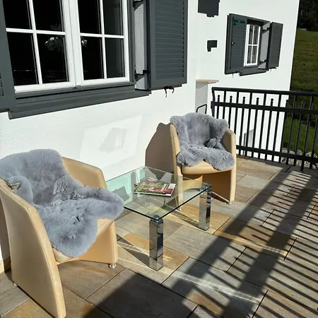Bergblick Ii - Modern Living